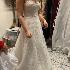 Caroline Herrera Wedding Gown F1921N705FLL sz 8